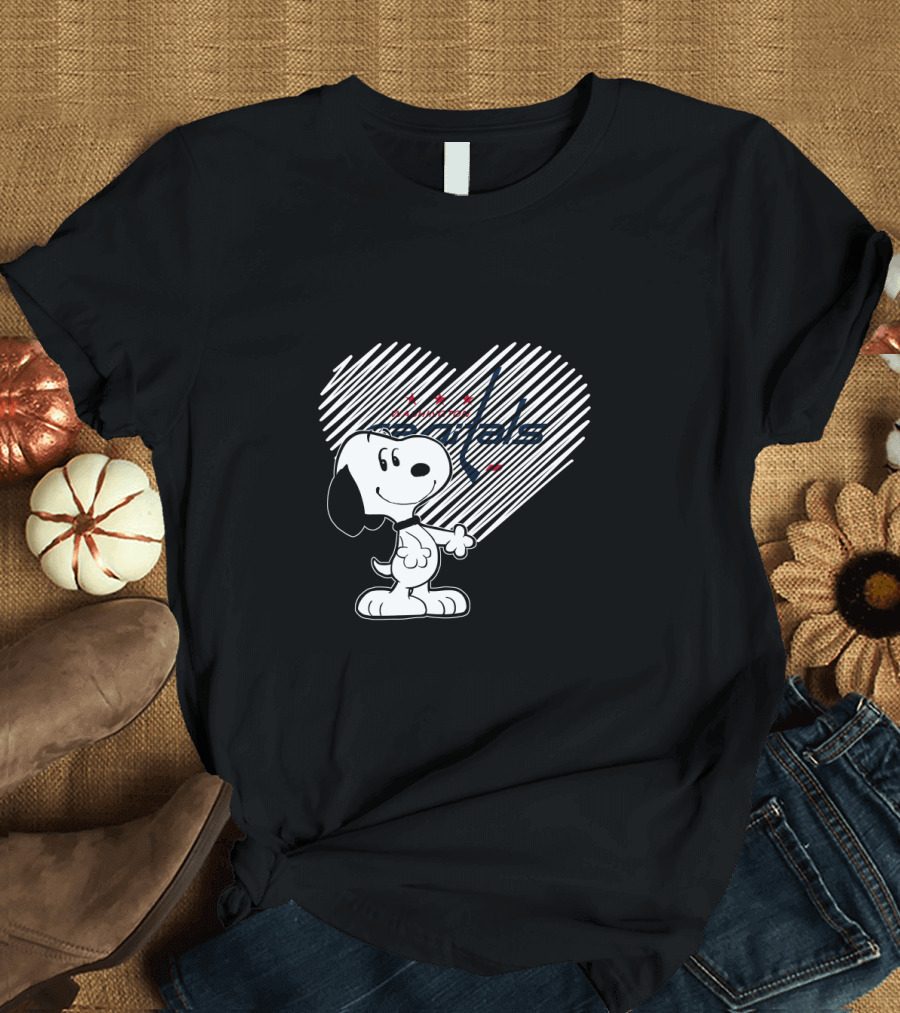 Snoopy Heart Washington Capitals Logo Enthusiast T-Shirt