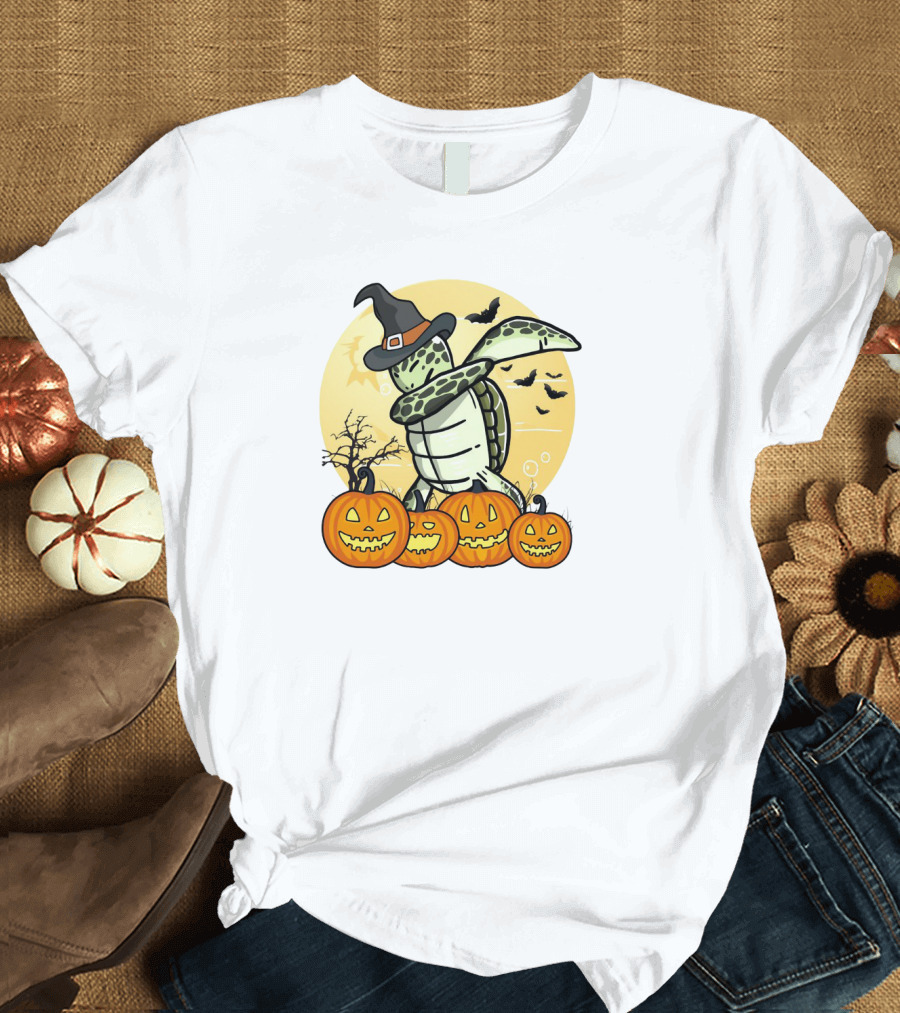 Turtle Dabbing with Witch Hat and Pumpkins Halloween Dab Dance T-Shirt