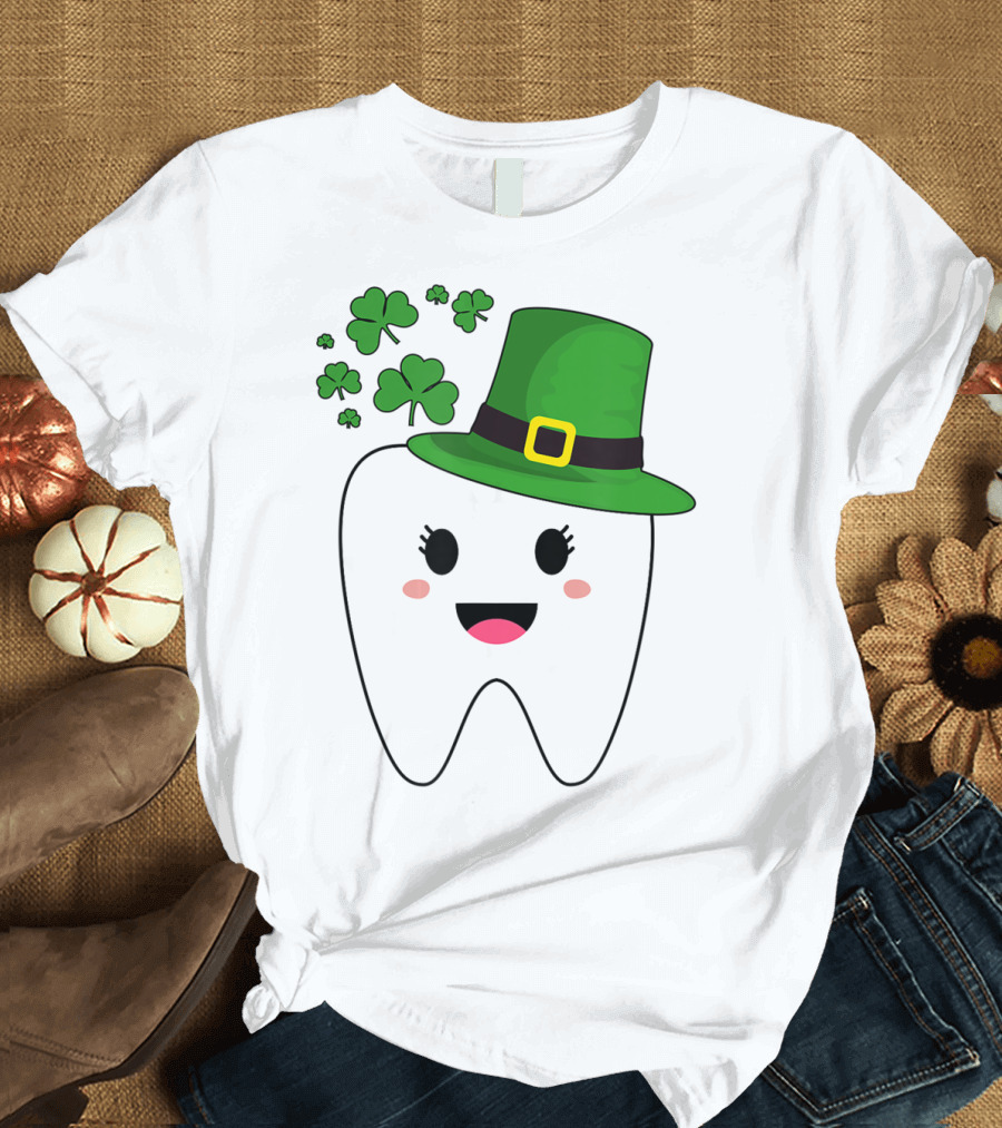 Cute Tooth With Hat Dental Assistant Shamrock St Patrick's Day T-Shirt