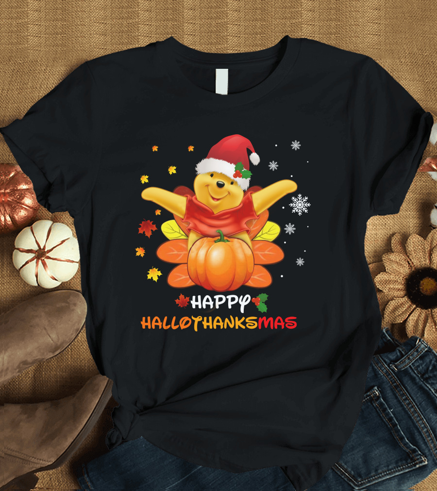 Happy Hallothankmas Pooh Pumpkin Santa Hat T-Shirt