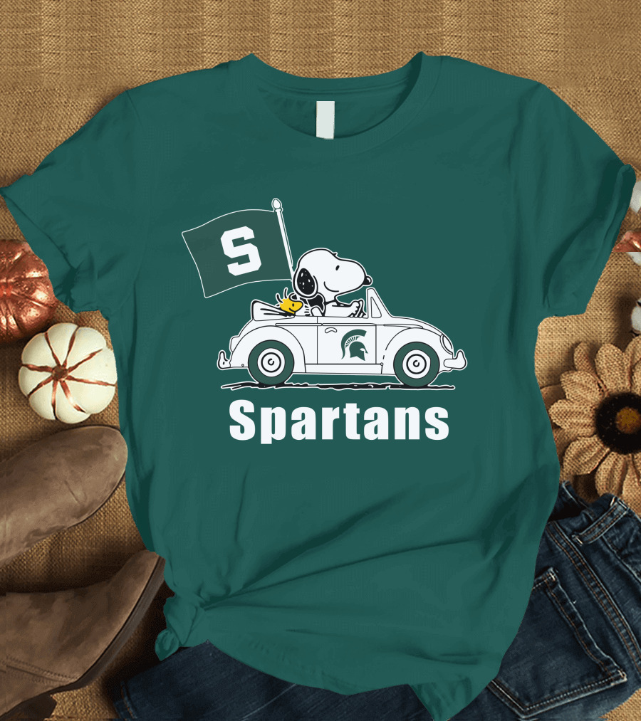 Snoopy Driving with Michigan State Spartans Flag T-Shirt