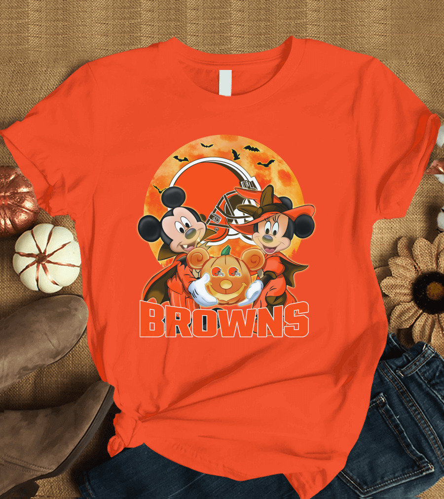 Cleveland Browns Mickey and Minnie Mouse Halloween Bats Pumpkin Helmet T-Shirt