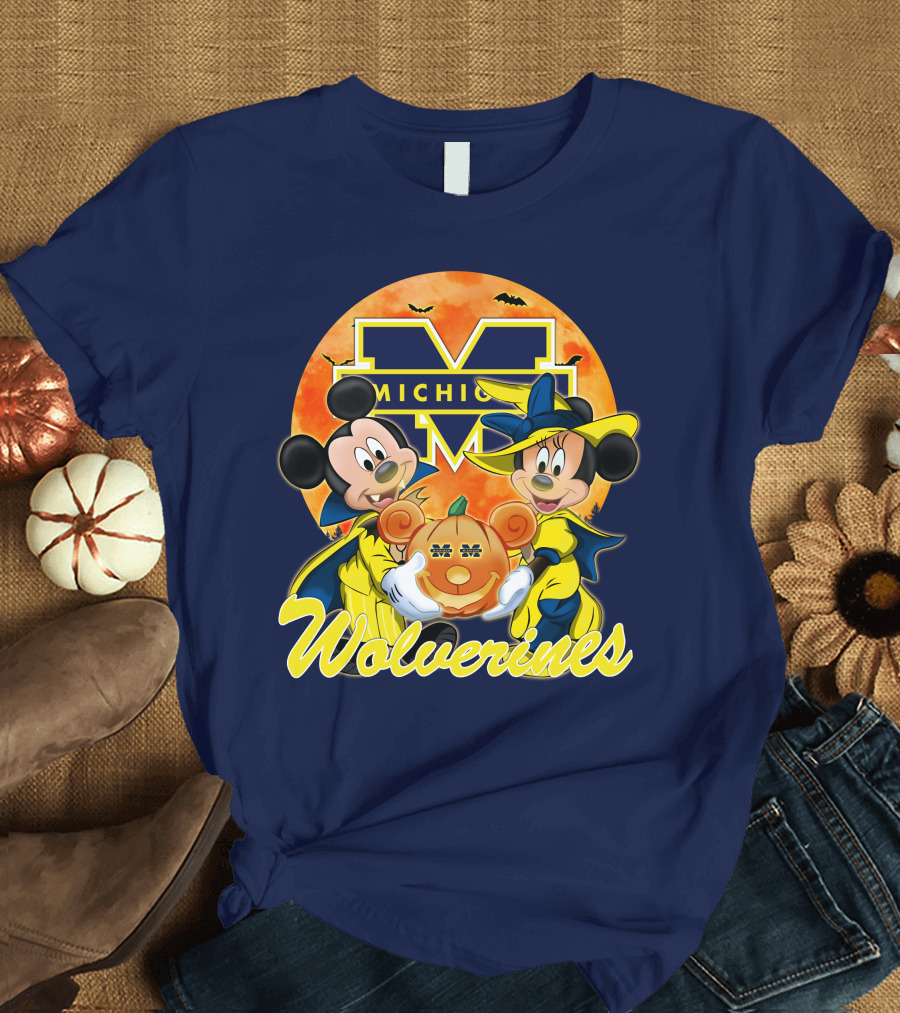 Michigan Wolverines Mickey and Minnie Mouse Halloween Pumpkin T-Shirt