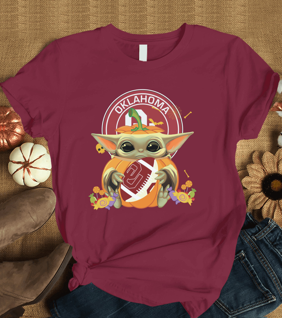 Halloween Pumpkin Baby Yoda Hug Oklahoma Sooners Football T-Shirt