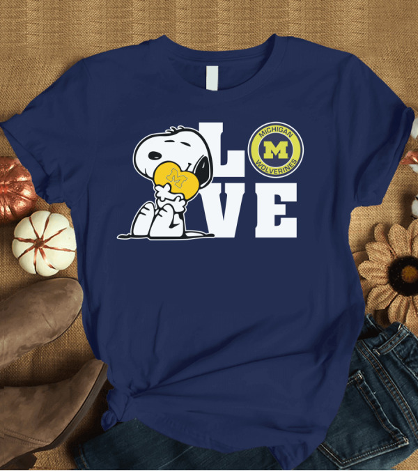 T-Shirt: Snoopy Love Michigan Wolverines Peanuts Football T-Shirt Snoopy Love Michigan Wolverines Peanuts Football T-Shirt