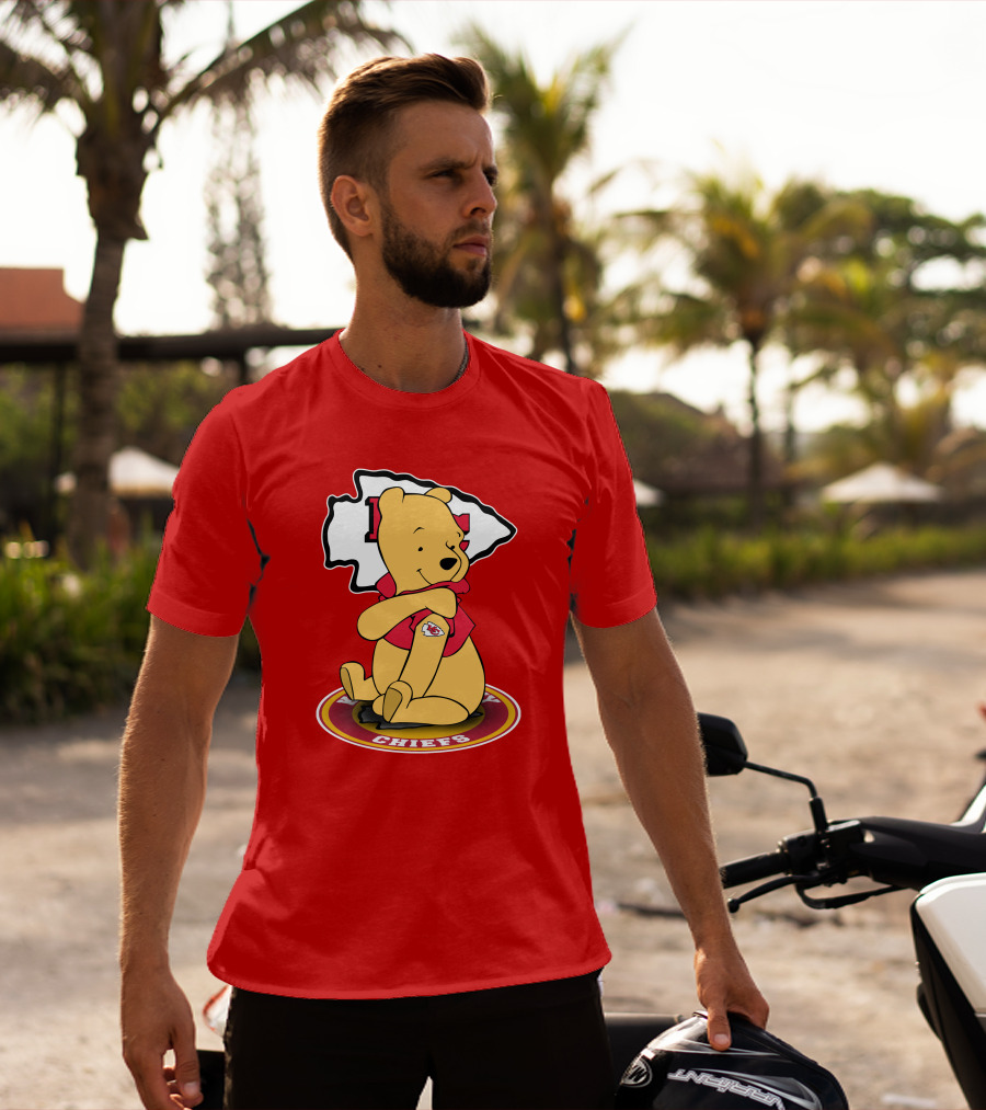 Kansas City Chiefs Winnie The Pooh Sitting On T-Shirt