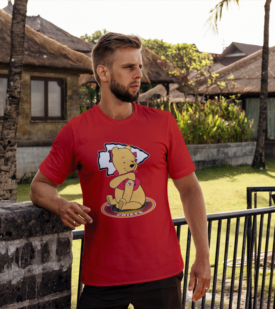 Kansas City Chiefs Winnie The Pooh Sitting On T-Shirt