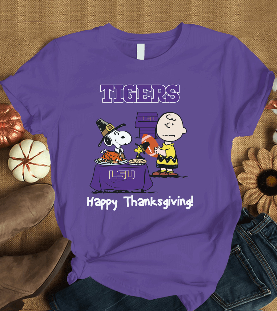 LSU Tigers Snoopy and Charlie Brown Thanksgiving Football T-Shirt