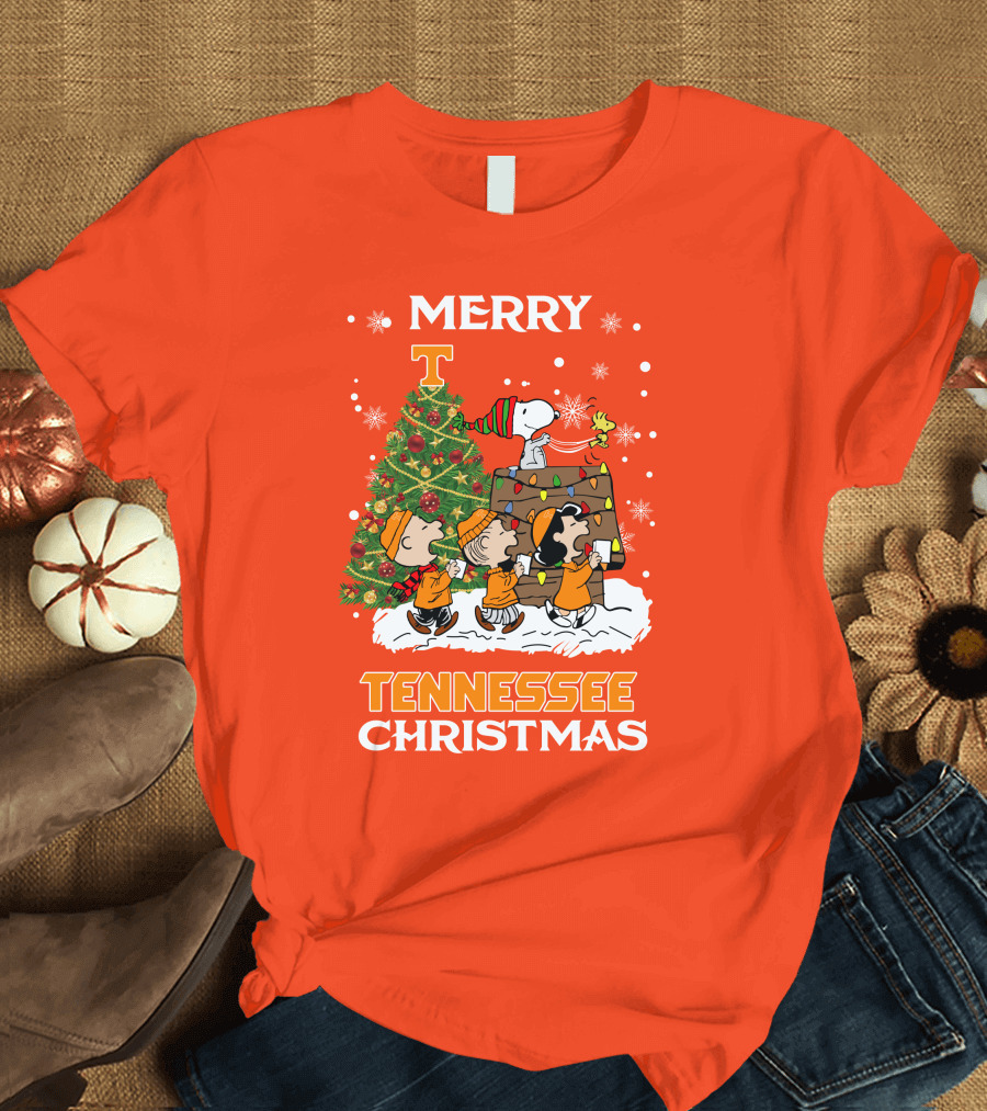 Merry Tennessee Christmas Peanuts Tree With Snoopy And Friends T-Shirt