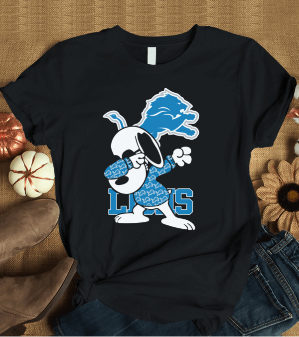 T-Shirt: Detroit Lions Snoopy Dabbing Lions Football T-Shirt Detroit Lions Snoopy Dabbing Lions Football T-Shirt