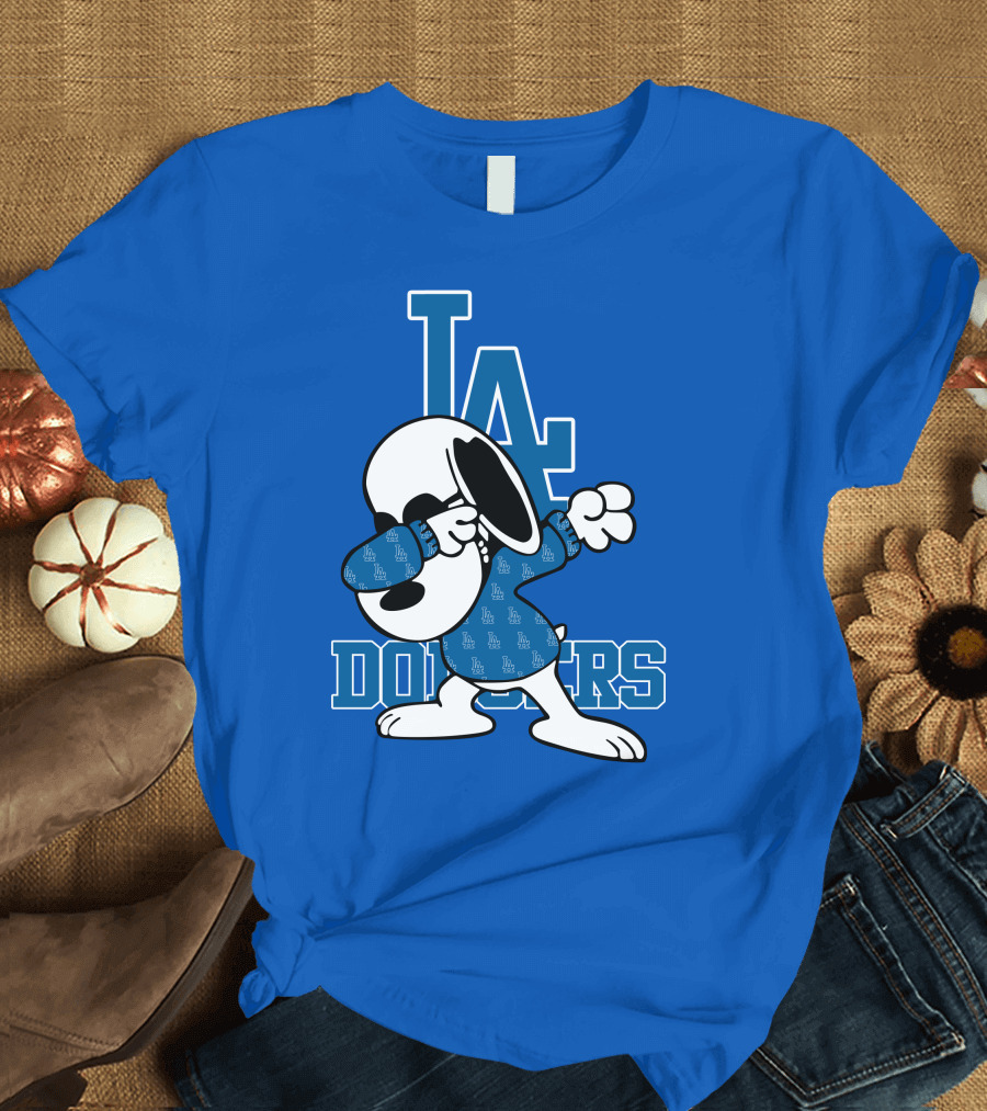 Los Angeles Dodgers Snoopy Dabbing LA T-Shirt