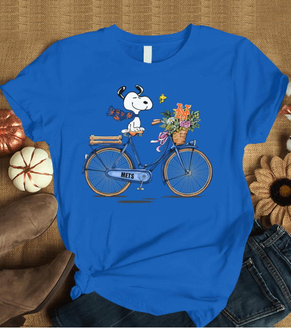 T-Shirt: New York Mets Snoopy Bicycle Adventure with Baseball and Woodstock T-Shirt New York Mets Snoopy Bicycle Adventure with Baseball and Woodstock T-Shirt