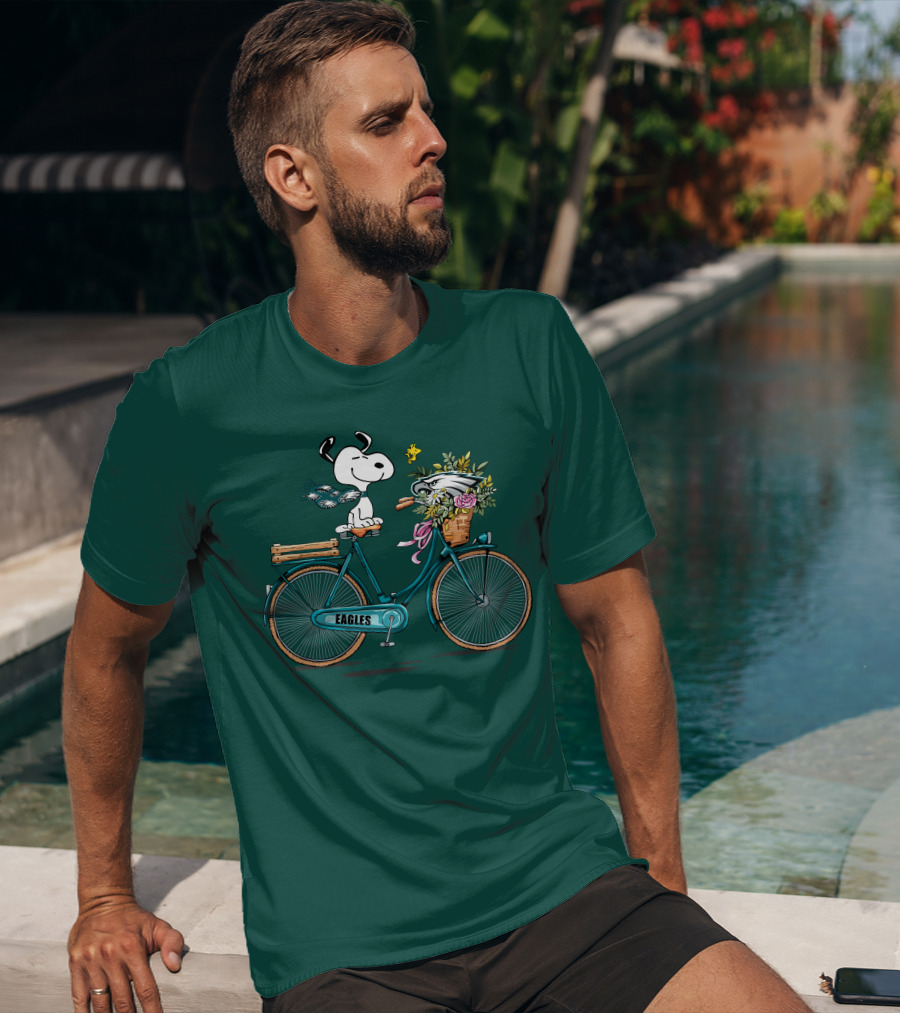 Philadelphia Eagles Snoopy Bicycle Flower Basket T-Shirt