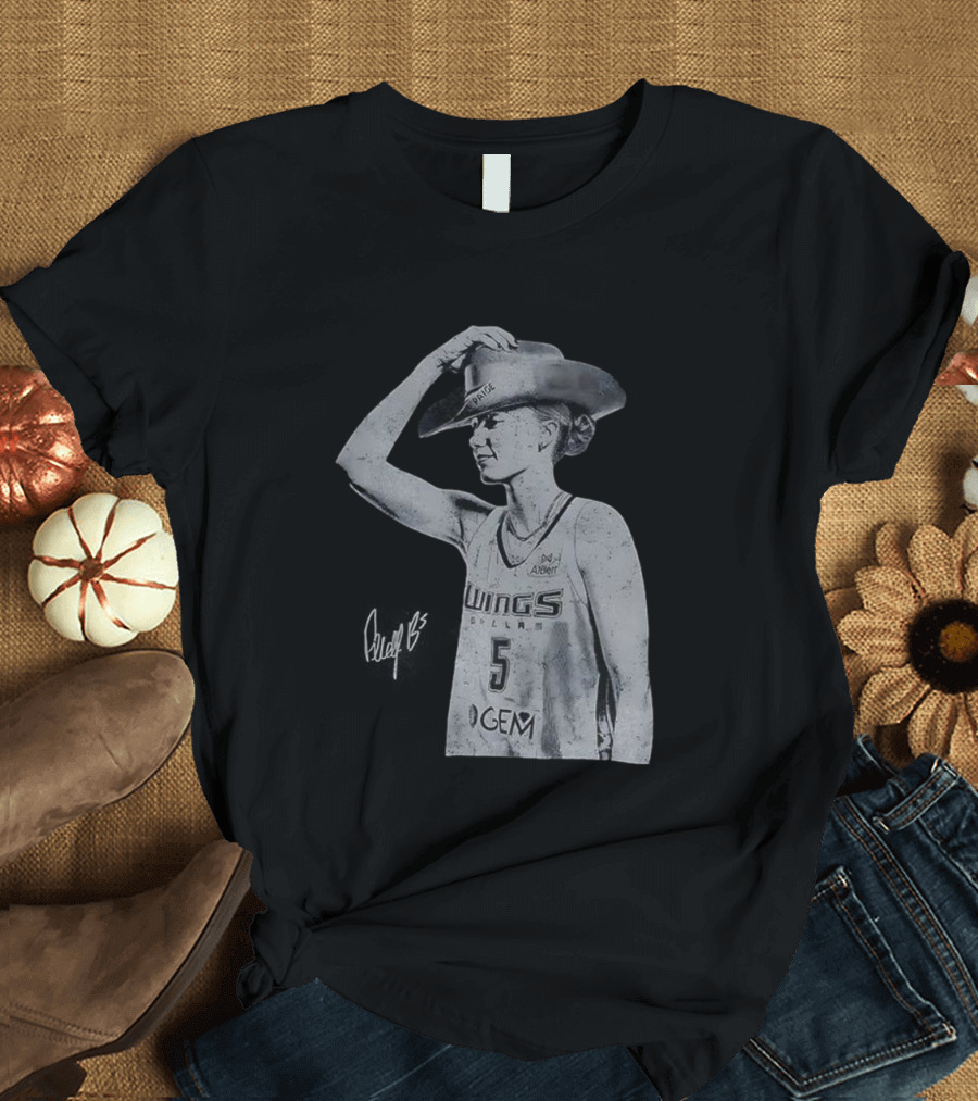 Paige Bueckers Dallas Wings Basketball Vintage Cowboy Hat Signature T-Shirt