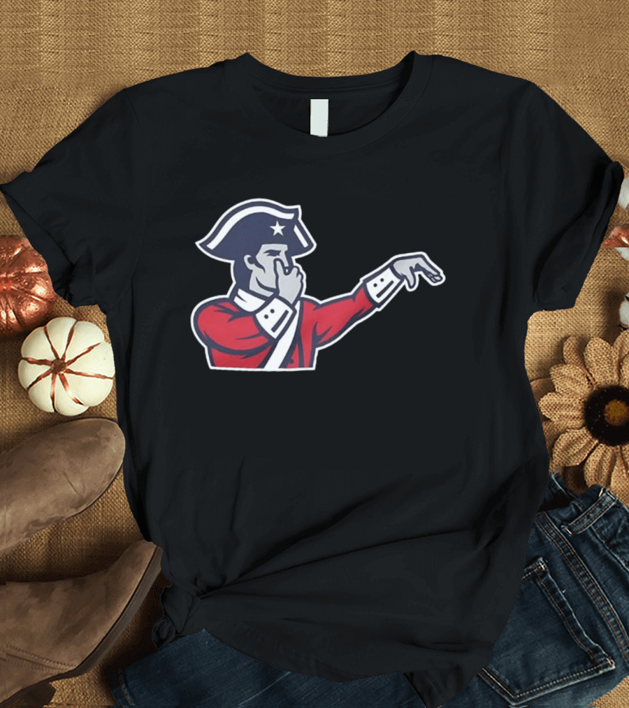 New England Patriots Hold Ya Nose Pat Patriot Gesture T-Shirt
