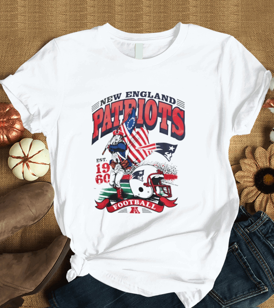New England Patriots Football Est 1960 Vintage Style Helmet And Flag T-Shirt
