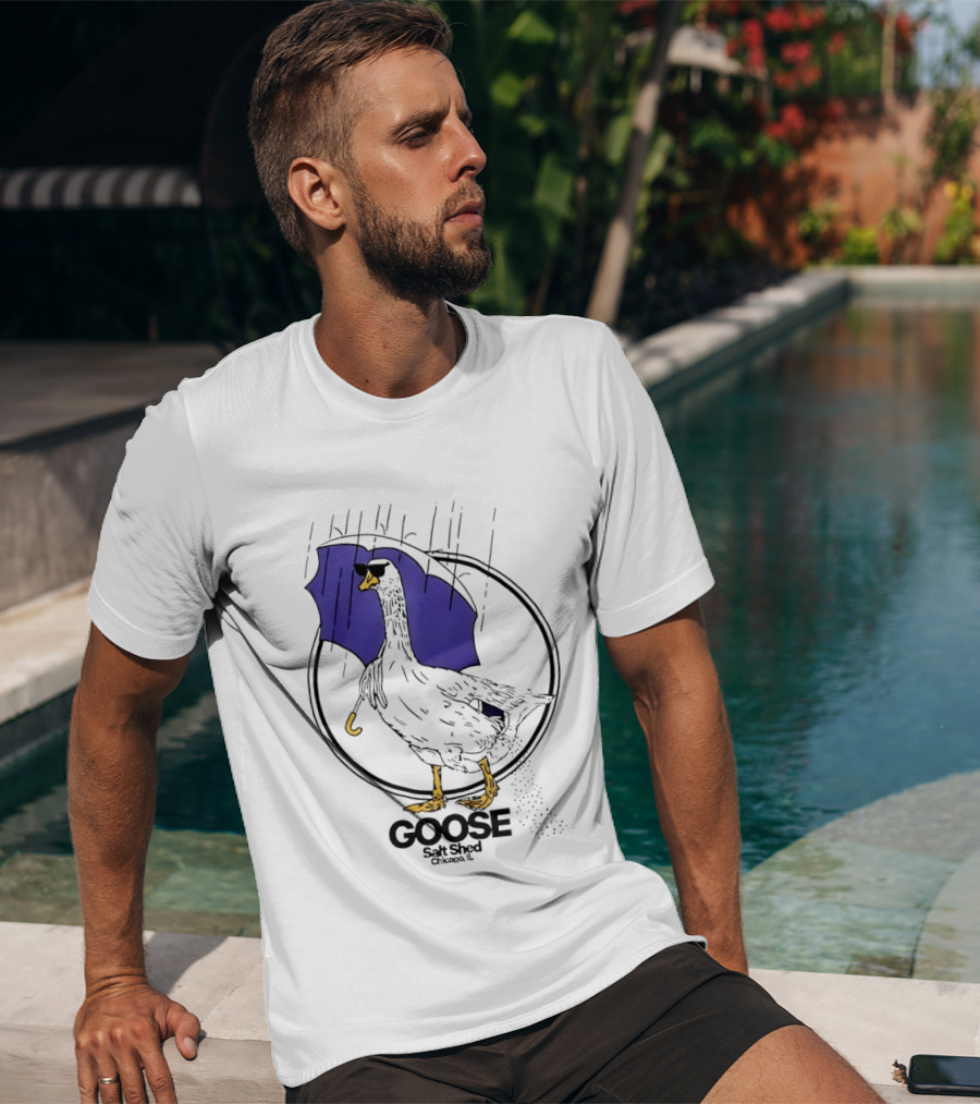 Goose Salt Shed Chicago IL Purple Umbrella Rain T-Shirt
