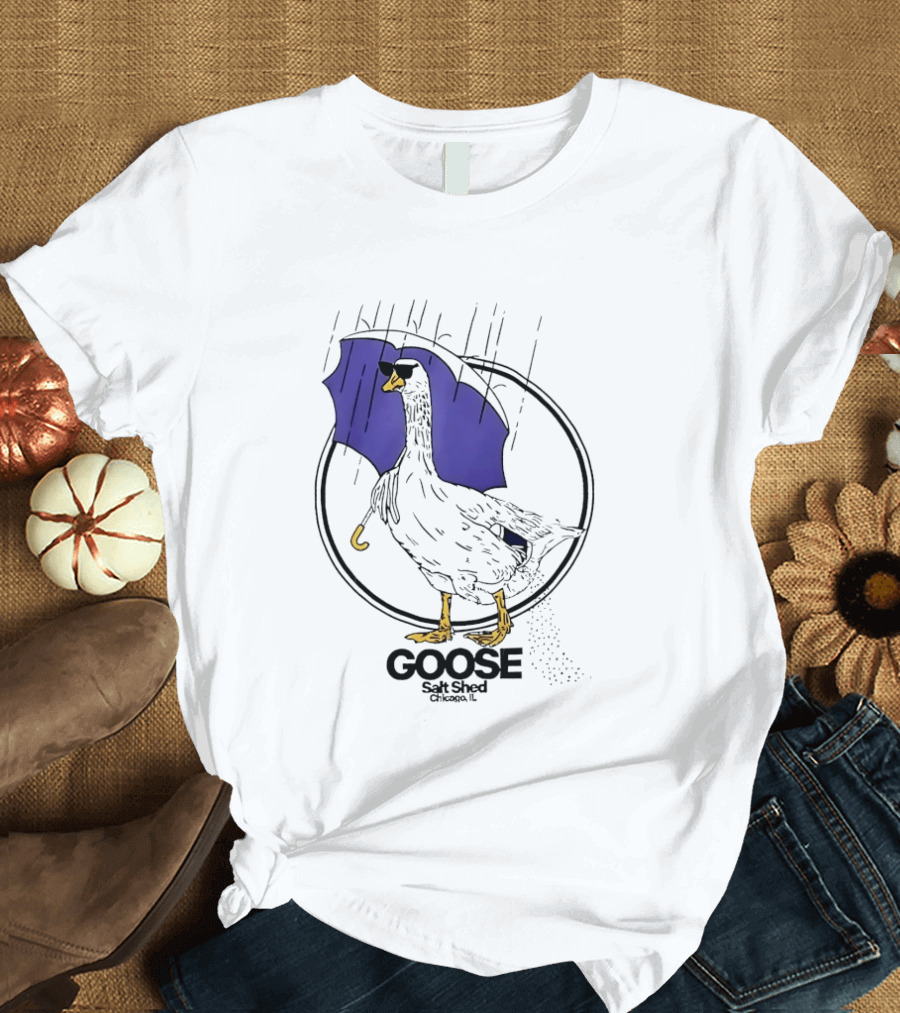 Goose Salt Shed Chicago IL Purple Umbrella Rain T-Shirt