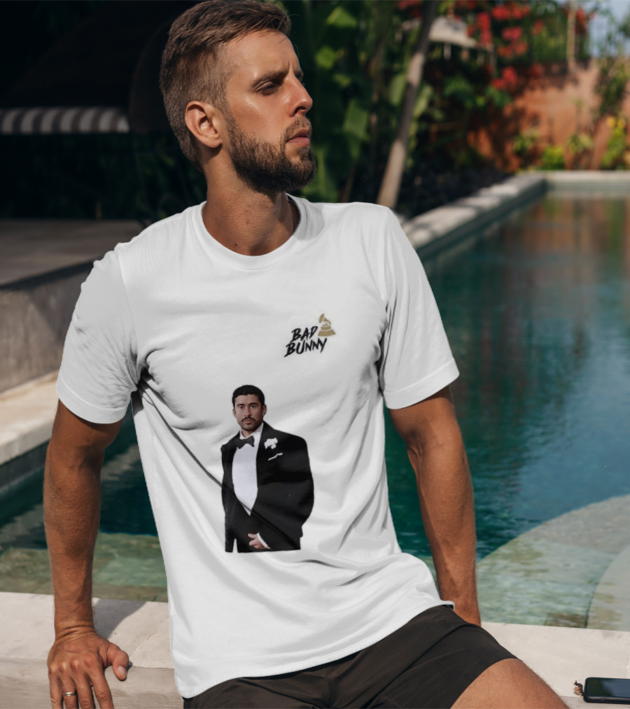 Bad Bunny Grammys Debi Tirar Mas Fotos Album Of The Year T-Shirt