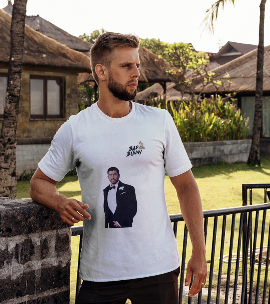 Bad Bunny Grammys Debi Tirar Mas Fotos Album Of The Year T-Shirt