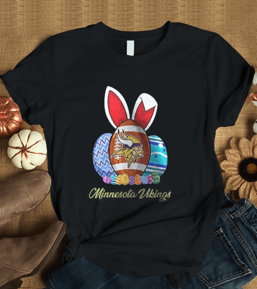 Minnesota Vikings Buc Ees Easter Day Some Bunny Loves The Vikings T-Shirt