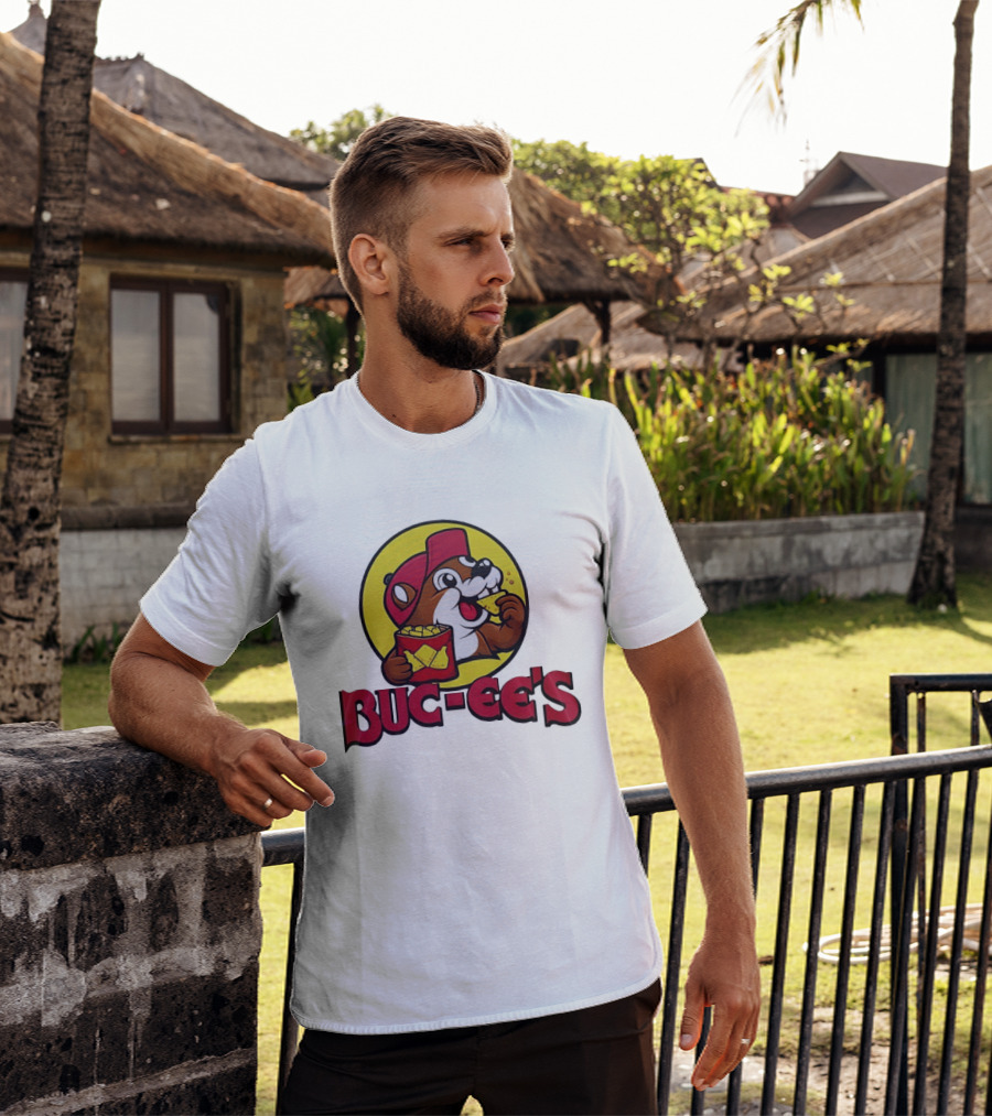 Buc Ee's Beaver Eating Snack T-Shirt