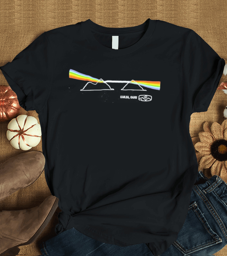 Kailua Oahu Dark Side Of The Moke's Rainbow Paddleboards Horizon Wave Scene T-Shirt