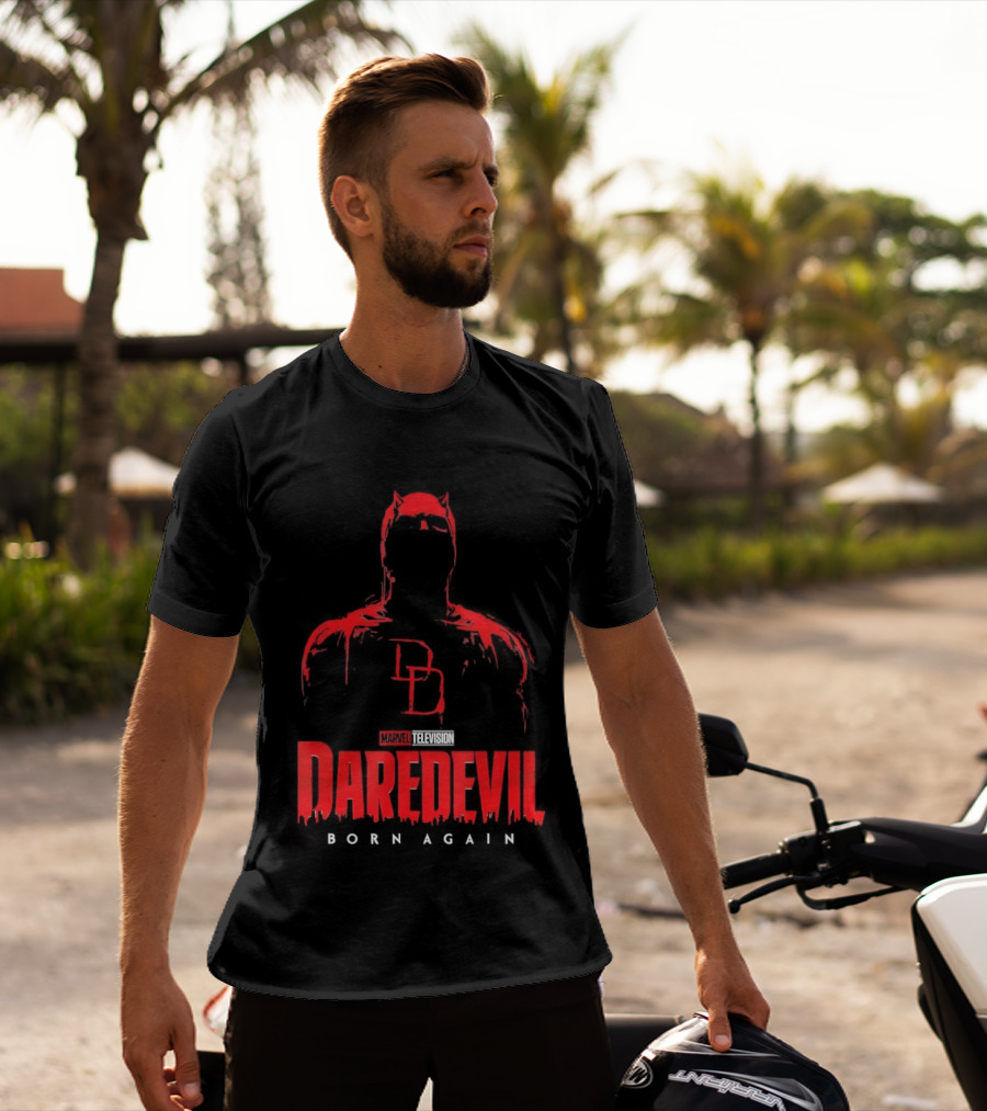Marvel Daredevil Born Again DD Silhouette Red T-Shirt