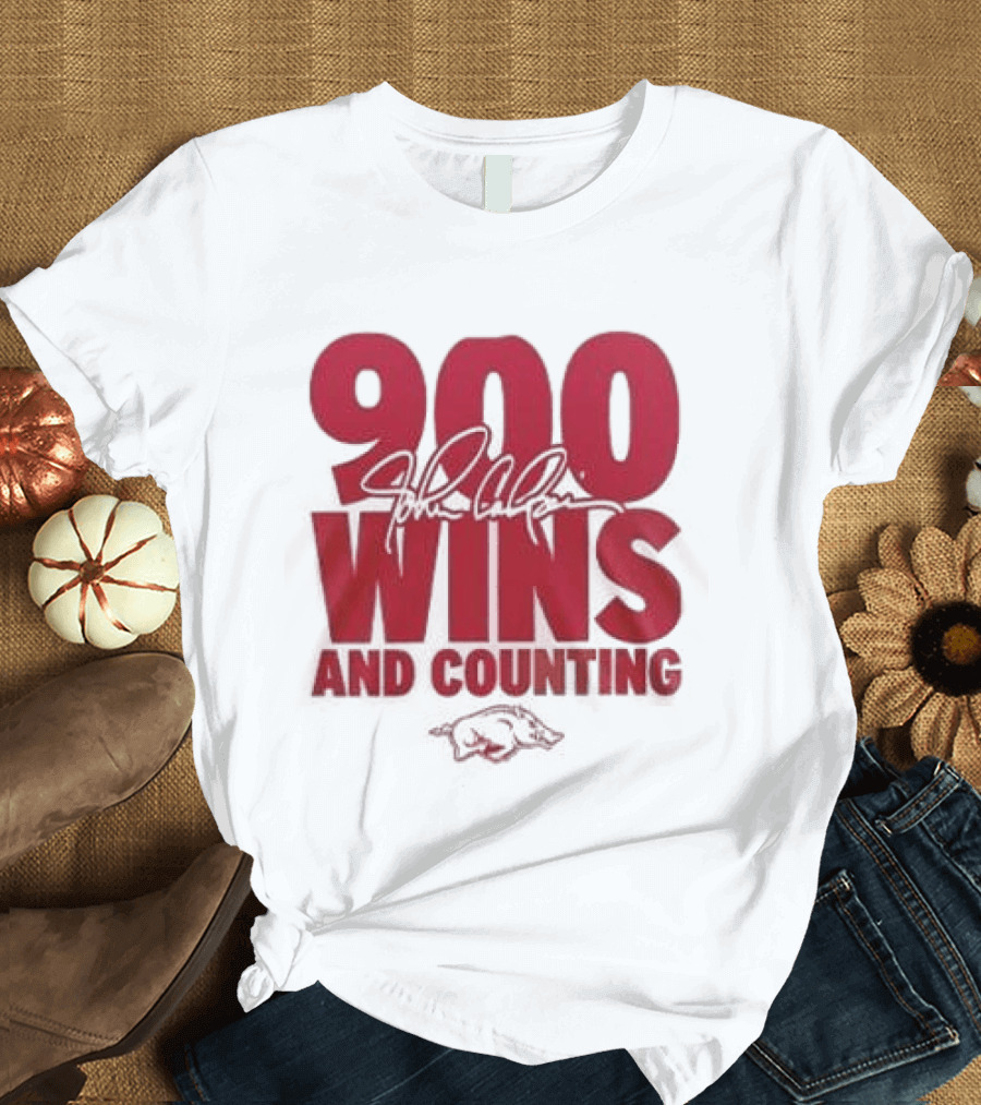 Arkansas Razorbacks Basketball 900 Wins And Counting Coach John Calipari 2026 T-Shirt