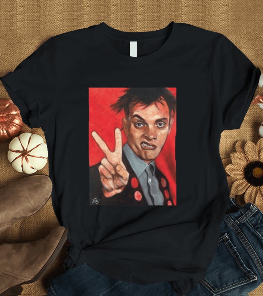 Chris Robinson Vivyan Rick Young Ones Portrait Two Finger Gesture T-Shirt