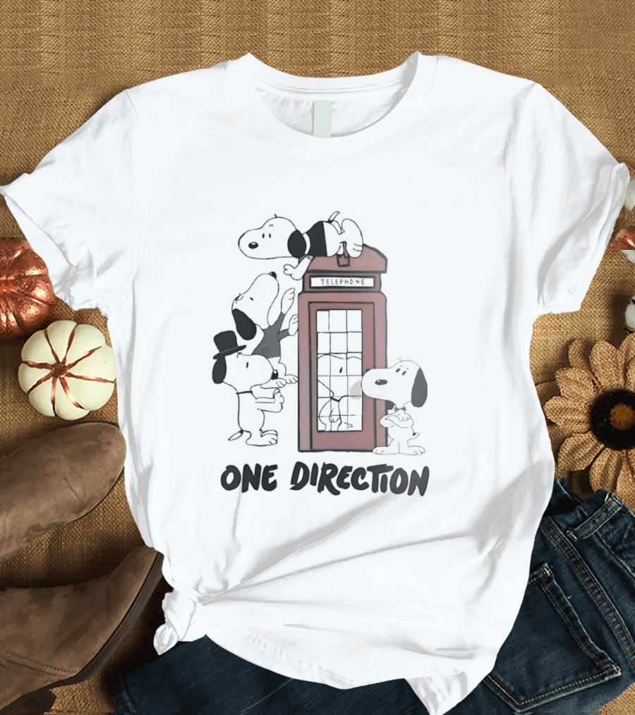 Snoopy One Direction Red Phone Booth T-Shirt