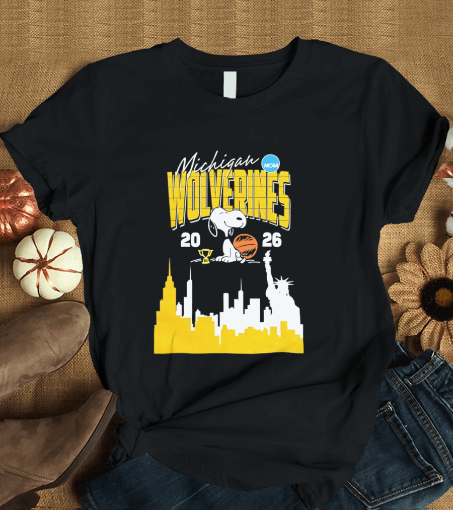 Michigan Wolverines NCAA Basketball Snoopy City Skyline 2026 T-Shirt