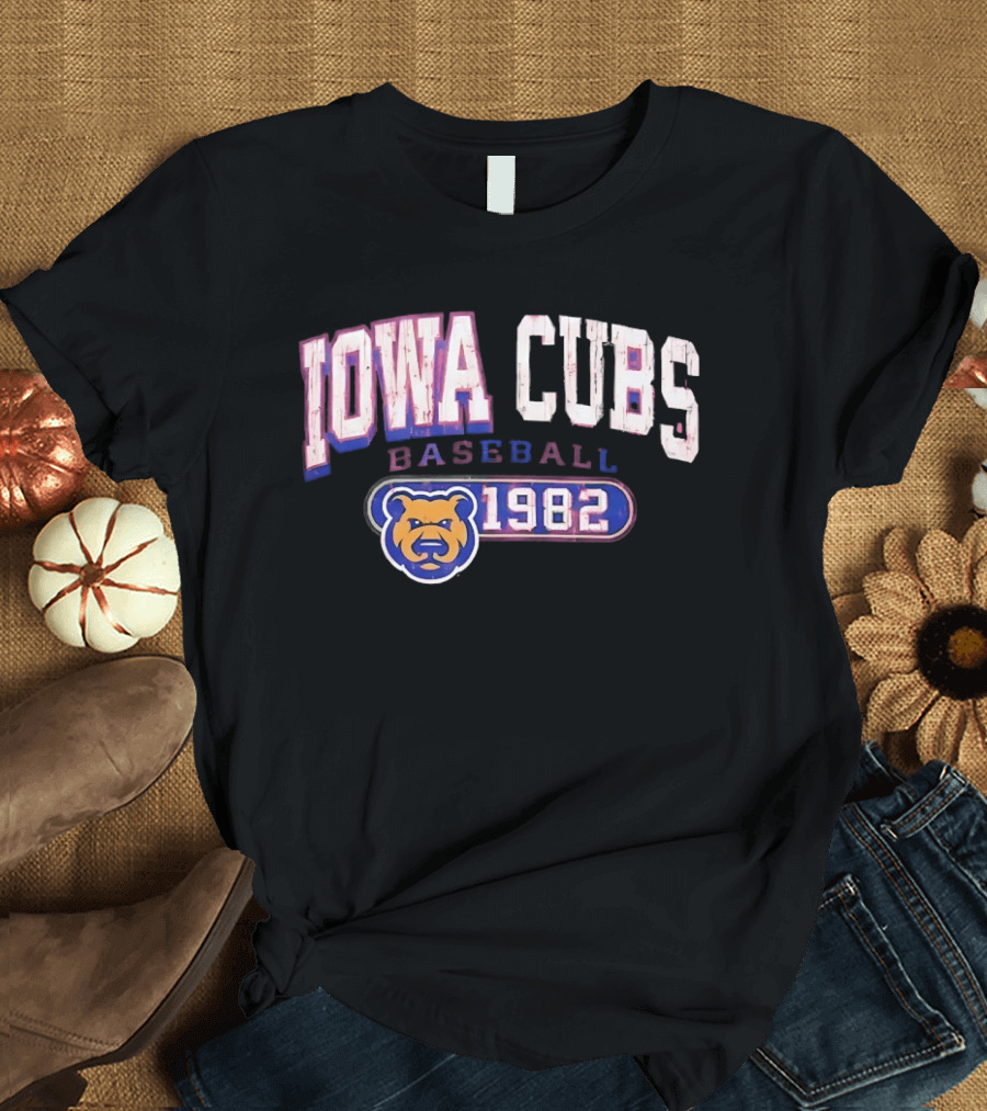 Iowa Cubs Baseball 1982 Vintage Emblem With Bear T-Shirt