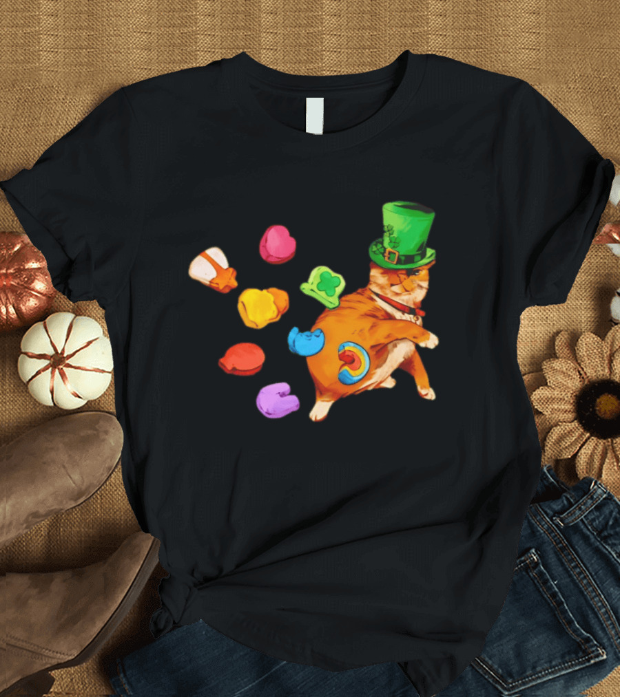 Lucky Cat With Green Clover Hat And Multicolored Elements St Patrick's Day T-Shirt