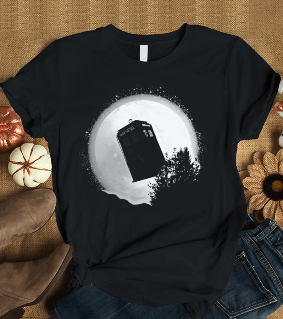 Tardis Doctor Who Moonlight Time Machine Iconic Sci Fi Police Box T-Shirt