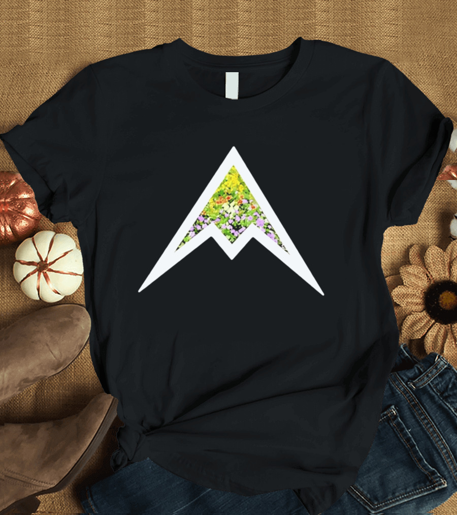 AM Garden Floral Pattern M Shape T-Shirt