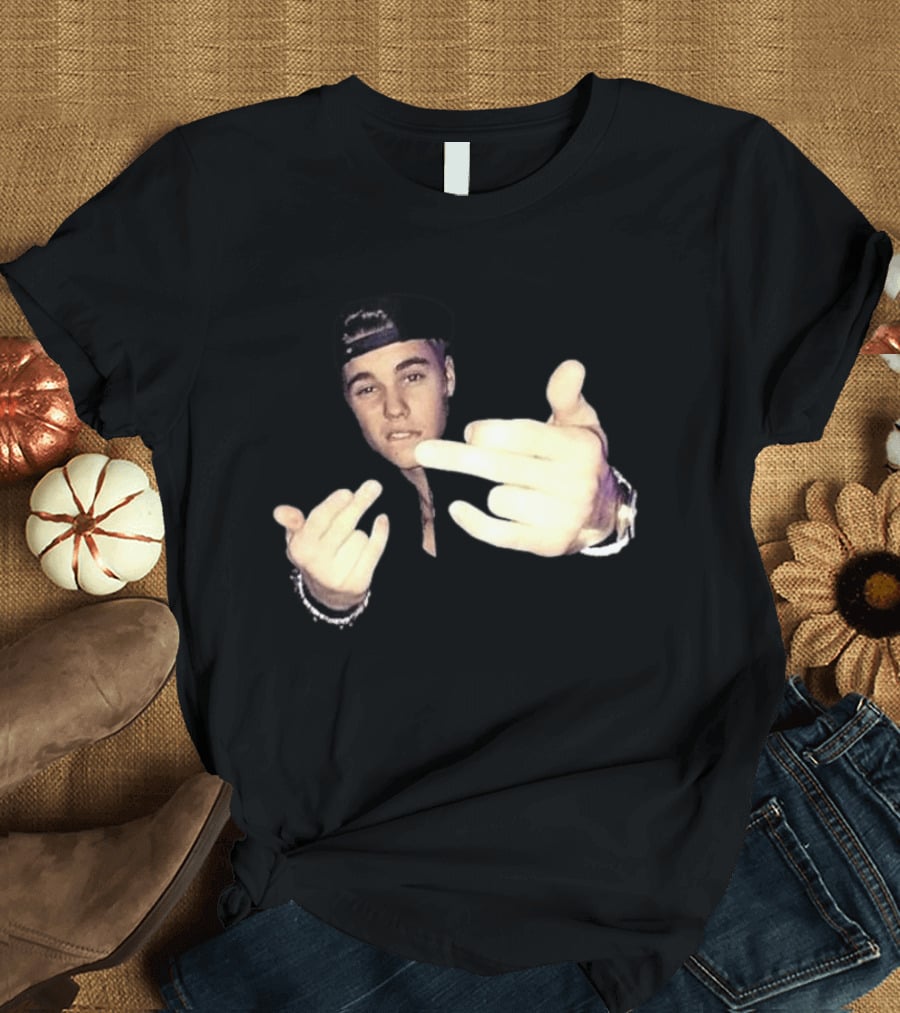Justin Bieber Middle Finger Gesture Bold Expression T-Shirt
