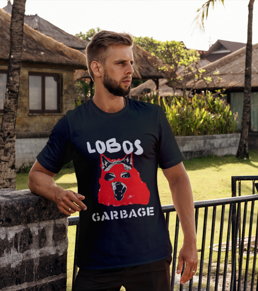 Lobos Dog Red Face Garbage T-Shirt