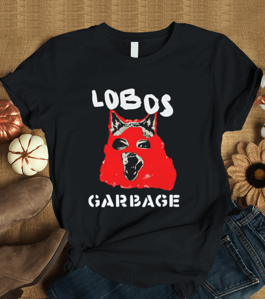 Lobos Dog Red Face Garbage T-Shirt