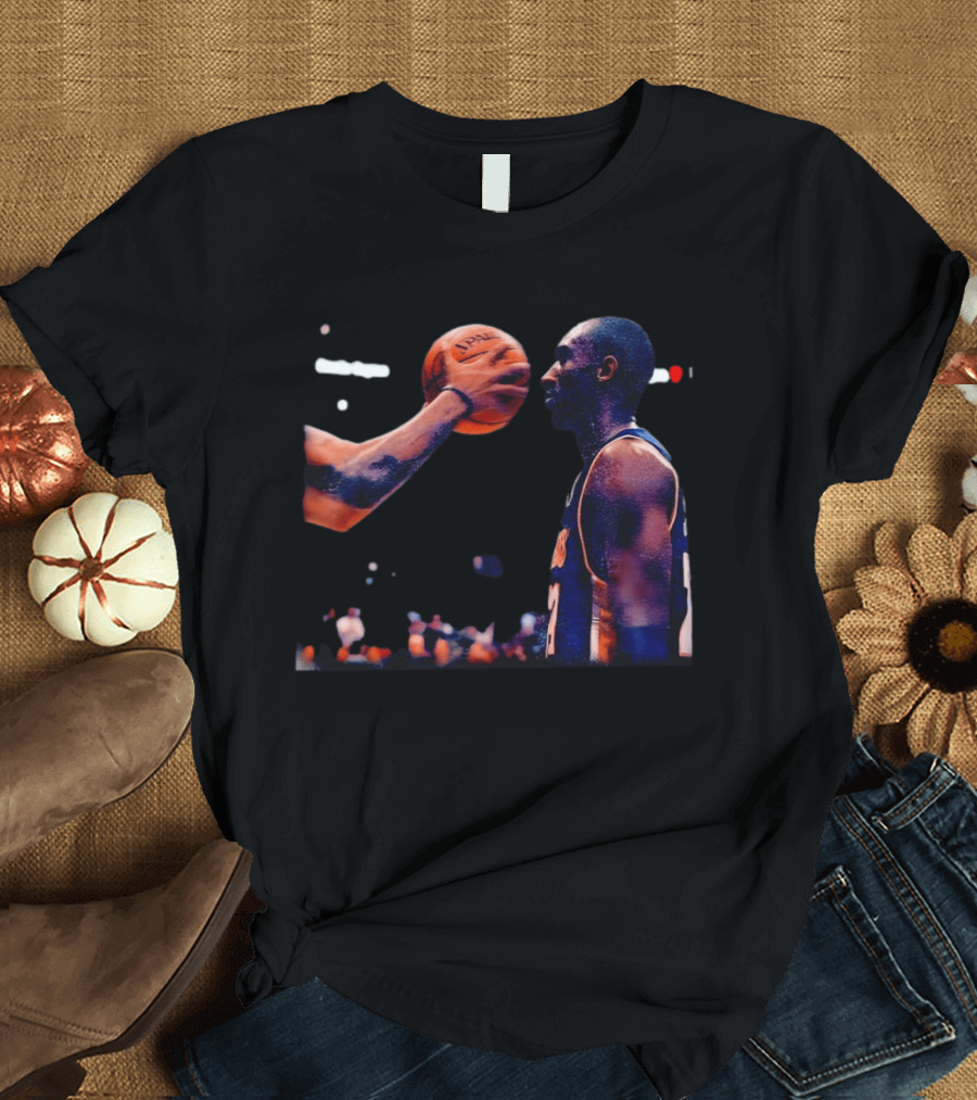 Kobe Bryant No Flinch Los Angeles Lakers Basketball Player Iconic Moment T-Shirt