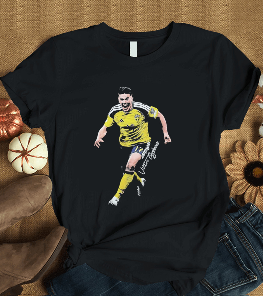 Viktor Gyokeres Player Illustration In Jersey T-Shirt