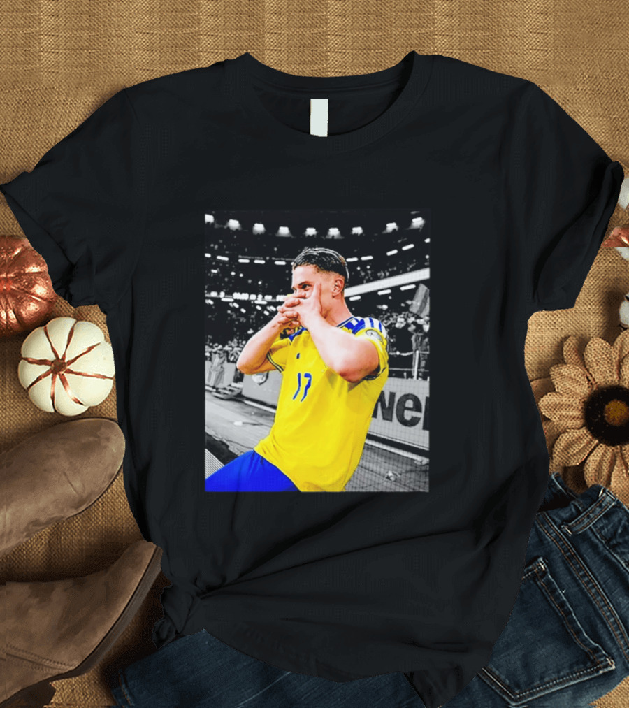Viktor Gyokeres Sweden Yellow Soccer Jersey Celebration T-Shirt