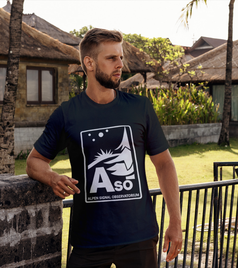 Aso Alpen Signal Observatorium Night Sky T-Shirt
