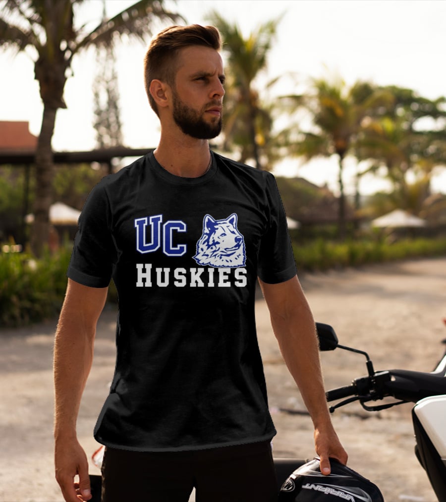 UC Huskies Wolf Head T-Shirt