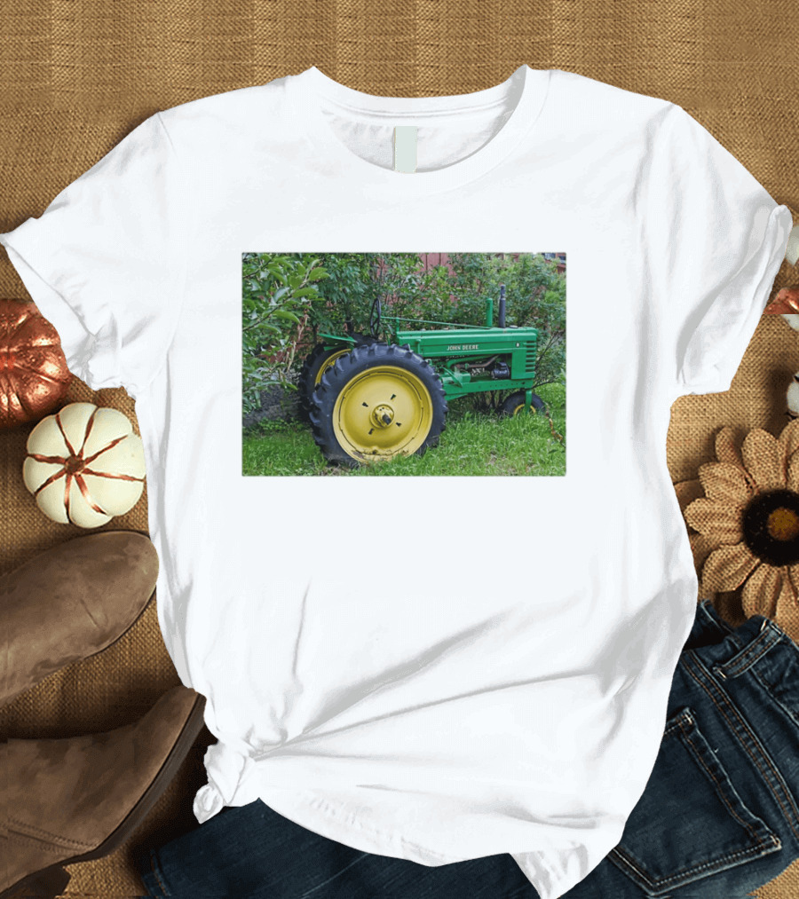 John Deere Model B Tractor Vintage Farming Machinery T-Shirt