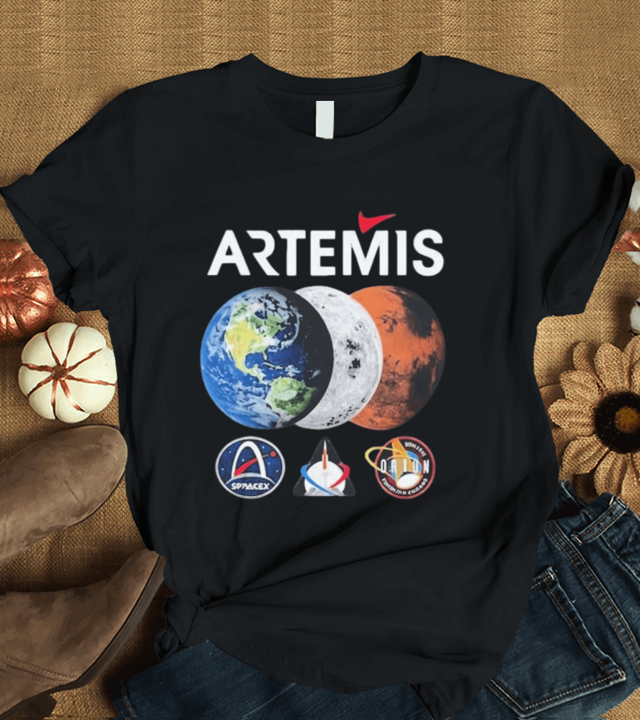 Artemis SpaceX Orion Mission Moon Earth Mars T-Shirt