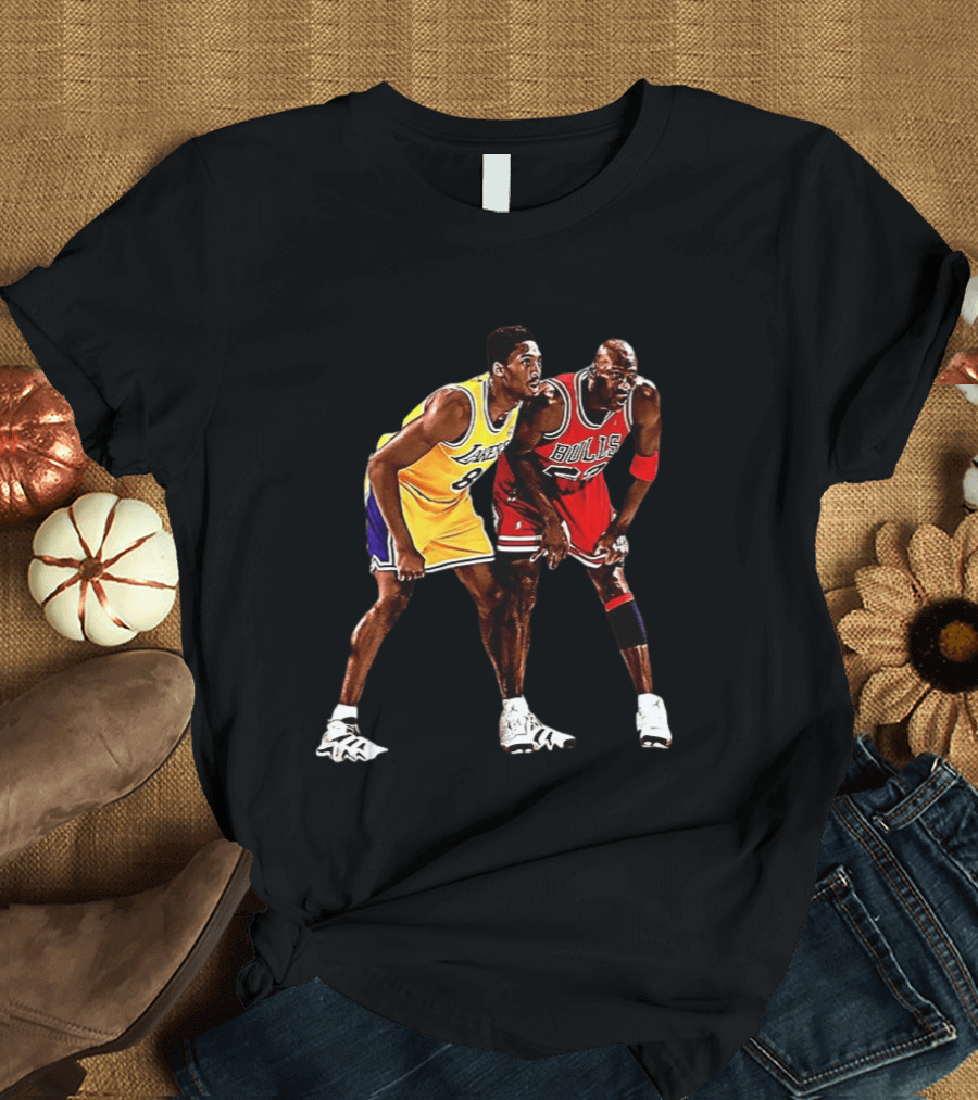 Michael Jordan Vs Kobe Bryant Lakers Vs Bulls NBA Legends Showdown T-Shirt