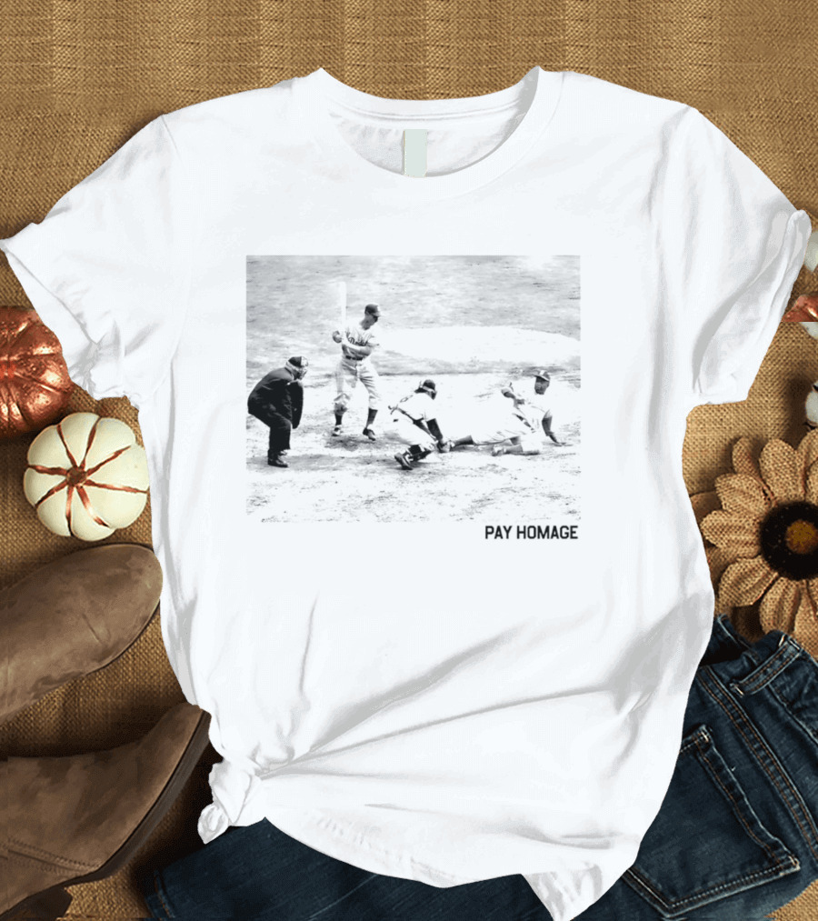 Jackie Robinson Dodgers Pay Homage Vintage Baseball Scene T-Shirt