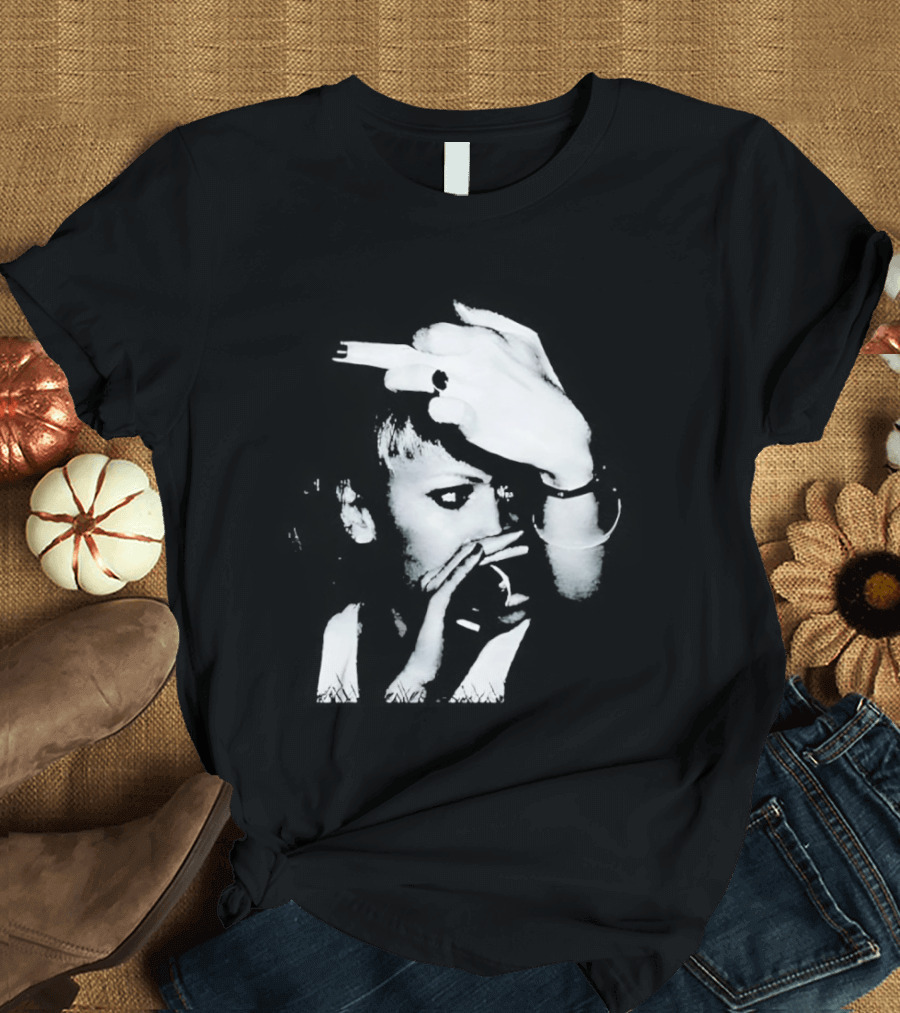 Gwen Stefani Middle Finger Classic Punk Rock Iconic Gesture T-Shirt