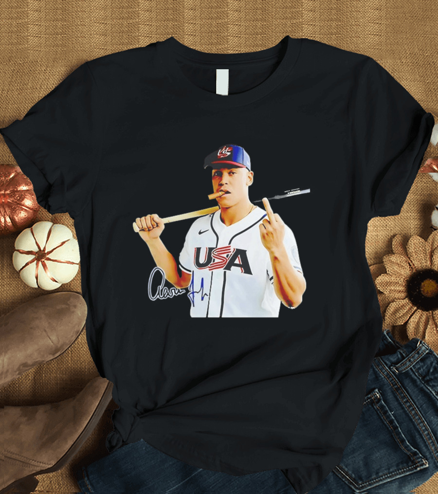 Aaron Judge USA World Baseball Smoking Middle Finger Gesture Iconic Sports Symbolism T-Shirt